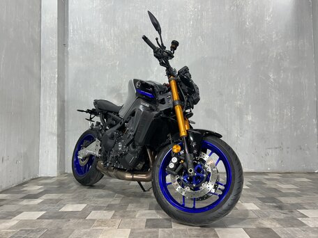 2022 Yamaha MT-09 (FZ-09), серый, 1065000 рублей, вид 4