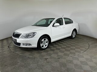 2012 Skoda Octavia II (A5) Рестайлинг, белый, 730000 рублей, вид 1
