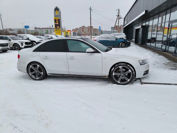 2012 Audi A4 IV (B8) Рестайлинг, белый, 1300000 рублей - вид 1