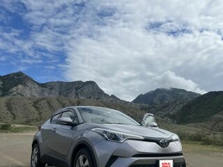 2017 Toyota C-HR I, серебристый, 1870000 рублей, вид 3