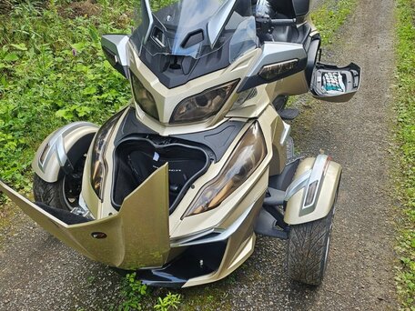 2016 BRP Can-Am Spyder, золотистый, 1499999 рублей, вид 2