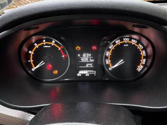 2021 Lada (ВАЗ) Granta I Рестайлинг, красный, 700000 рублей - вид 8