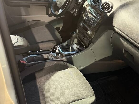 2008 Ford Focus II Рестайлинг, серебристый, 448000 рублей - вид 4