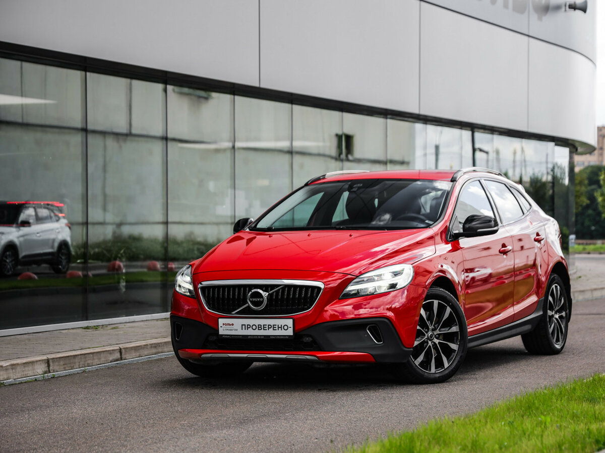 Открыть фотографии: Volvo V40 Cross Country I Рестайлинг