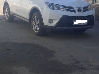 2015 Toyota RAV4 IV (XA40), белый, 2000000 рублей, вид 2