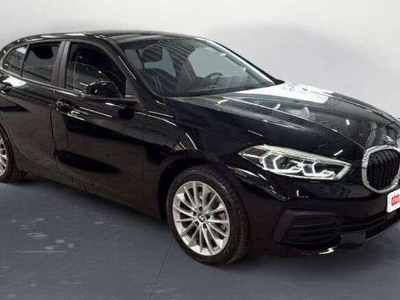 2022 BMW 1 серии 116d III (F40), чёрный, 2890000 рублей - вид 2