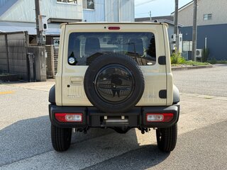 2021 Suzuki Jimny Sierra IV, бежевый, 1675005 рублей, вид 5