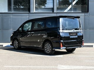 2016 Toyota Voxy III (R80), чёрный, 1955000 рублей, вид 2