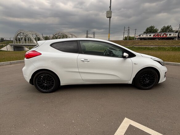 2016 Kia Ceed II Рестайлинг, белый, 1299000 рублей - вид 18