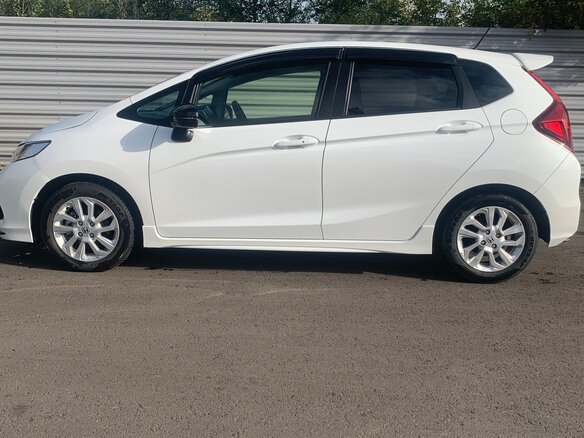 2019 Honda Fit III Рестайлинг, белый, 1275000 рублей - вид 12