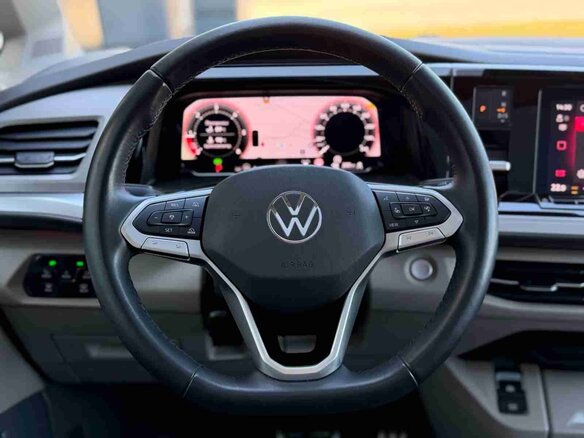 2023 Volkswagen Multivan T7, чёрный, 5190000 рублей - вид 12