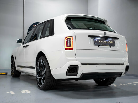 2025 Rolls-Royce Cullinan Black Badge I Рестайлинг (Series II), белый, 64500000 рублей - вид 13