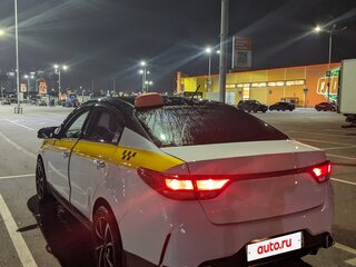 2021 Kia Rio IV Рестайлинг, белый, 900000 рублей, вид 2