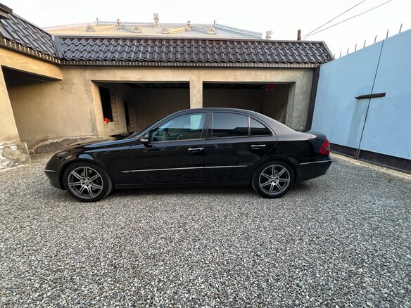 2002 Mercedes-Benz E-Класс 500 III (W211, S211), чёрный, 1150000 рублей - вид 6