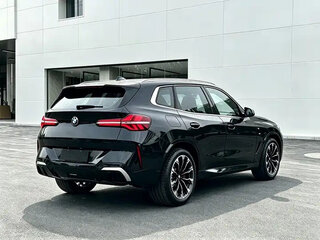 2025 BMW X3 Long 30L xDrive IV (G45/G48), чёрный, 6119222 рублей, вид 4