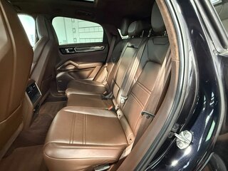 2021 Porsche Cayenne Coupé III, чёрный, 8799000 рублей, вид 3