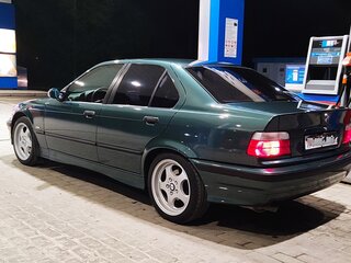1998 BMW 3 серии 316i III (E36), зелёный, 650000 рублей, вид 4