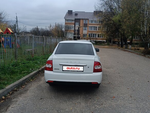 2010 Lada (ВАЗ) Priora I, белый, 215000 рублей - вид 3