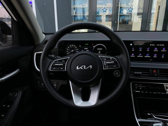 2026 Kia Seltos I Рестайлинг, белый - вид 13