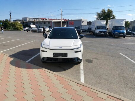 2026 Toyota bZ3X 58.3 kWh, белый, 3000000 рублей, вид 3
