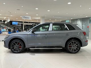 2025 Audi Q5 L 45 TFSI II (FY) Рестайлинг, чёрный, 5740000 рублей, вид 4