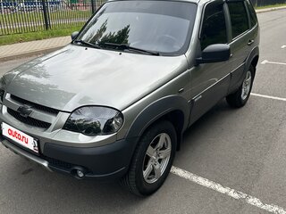 2011 Chevrolet Niva I Рестайлинг, серый, 650000 рублей, вид 1