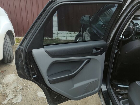 2010 Ford Focus II Рестайлинг, чёрный, 410000 рублей - вид 13