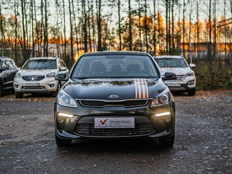 2018 Kia Rio IV, чёрный, 1380000 рублей, вид 3