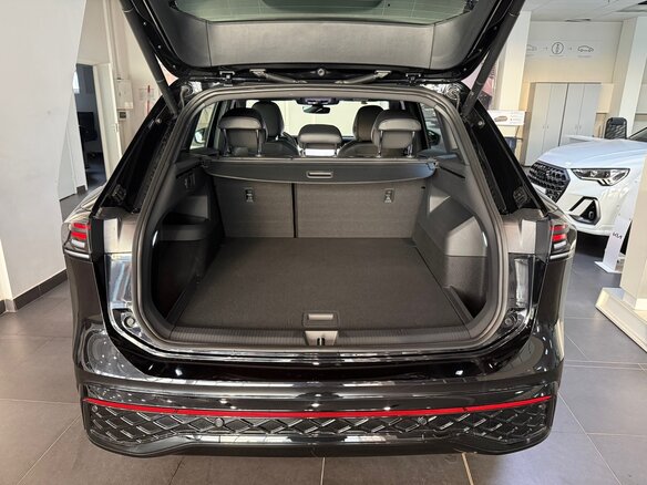 2026 Volkswagen Tiguan III (NA Market), чёрный, 4994000 рублей - вид 8