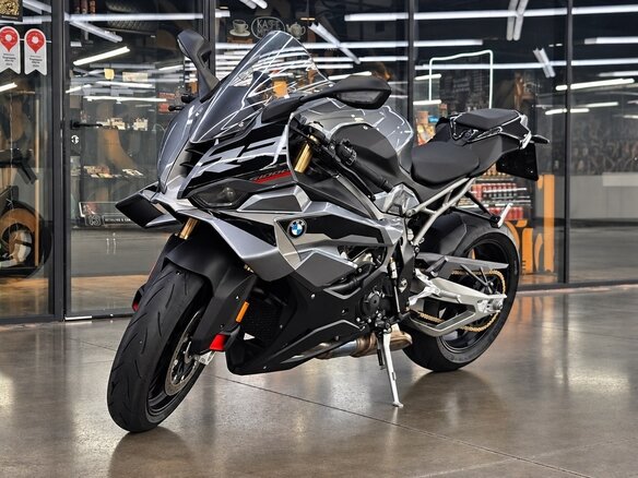 2025 BMW S 1000 RR, серый, 2199999 рублей - вид 2