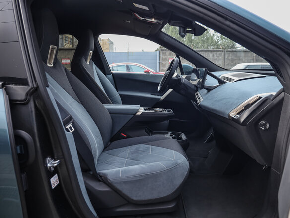 2021 BMW iX xDrive40 I (I20), серый, 5430703 рублей - вид 30