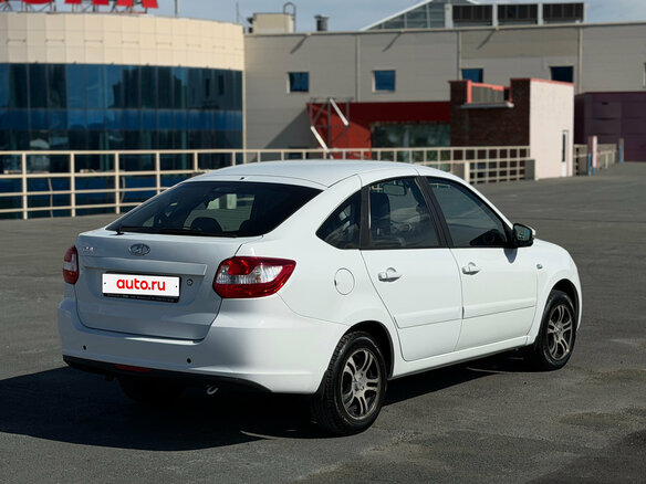 2015 Lada (ВАЗ) Granta I, белый - вид 6