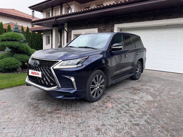 2017 Lexus LX 570 III Рестайлинг 2, синий, 6500000 рублей