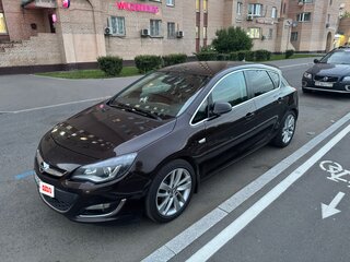 2014 Opel Astra J Рестайлинг, коричневый, 1360000 рублей, вид 1