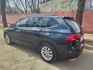 2017 Volkswagen Tiguan Allspace II, чёрный, 2300000 рублей, вид 5