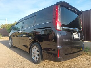 2016 Toyota Esquire I, чёрный, 2077777 рублей, вид 2