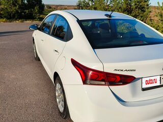 2017 Hyundai Solaris II, белый, 900000 рублей, вид 4
