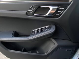 2024 Porsche Macan I Рестайлинг 2, серый, 8600000 рублей, вид 5