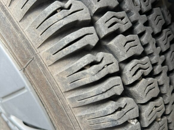 2013 Chevrolet Niva I Рестайлинг, чёрный, 590000 рублей - вид 4