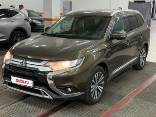 2019 Mitsubishi Outlander III Рестайлинг 3, коричневый, 1950000 рублей, вид 1