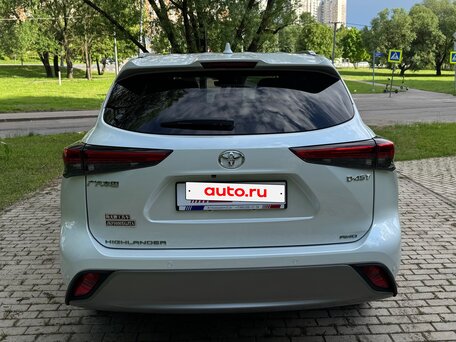 2026 Toyota Highlander IV (XU70), белый, вид 5
