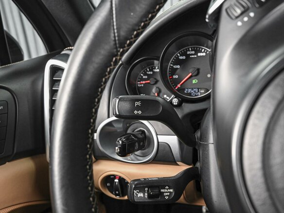 2014 Porsche Cayenne S Diesel II (958), чёрный, 3715000 рублей - вид 13