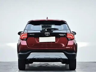 2022 Toyota Yaris L X XP150 Рестайлинг, красный, 1300000 рублей, вид 5