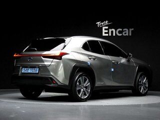 2022 Lexus UX 300e I, серебристый, 3800000 рублей, вид 3
