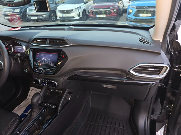 2021 Chevrolet TrailBlazer III, чёрный, 2000000 рублей - вид 9