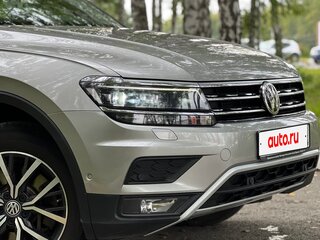 2019 Volkswagen Tiguan II, серебристый, 3200000 рублей, вид 3