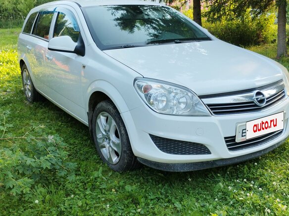 2014 Opel Astra H Рестайлинг, белый, 790000 рублей