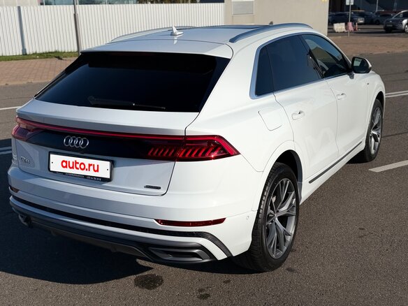 2021 Audi Q8 55 TFSI I (4M), белый, 4350000 рублей - вид 7