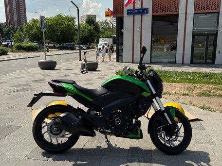 2021 Bajaj Dominar 400, зелёный, 330000 рублей, вид 3