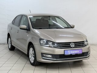 2015 Volkswagen Polo V Рестайлинг, бежевый, 890000 рублей, вид 2